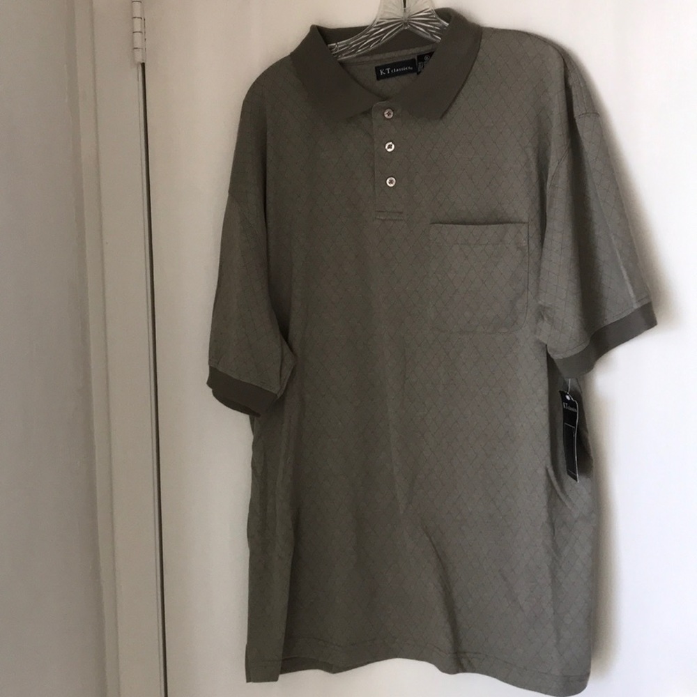 NWT men’s knit shirt. Short sleeve.